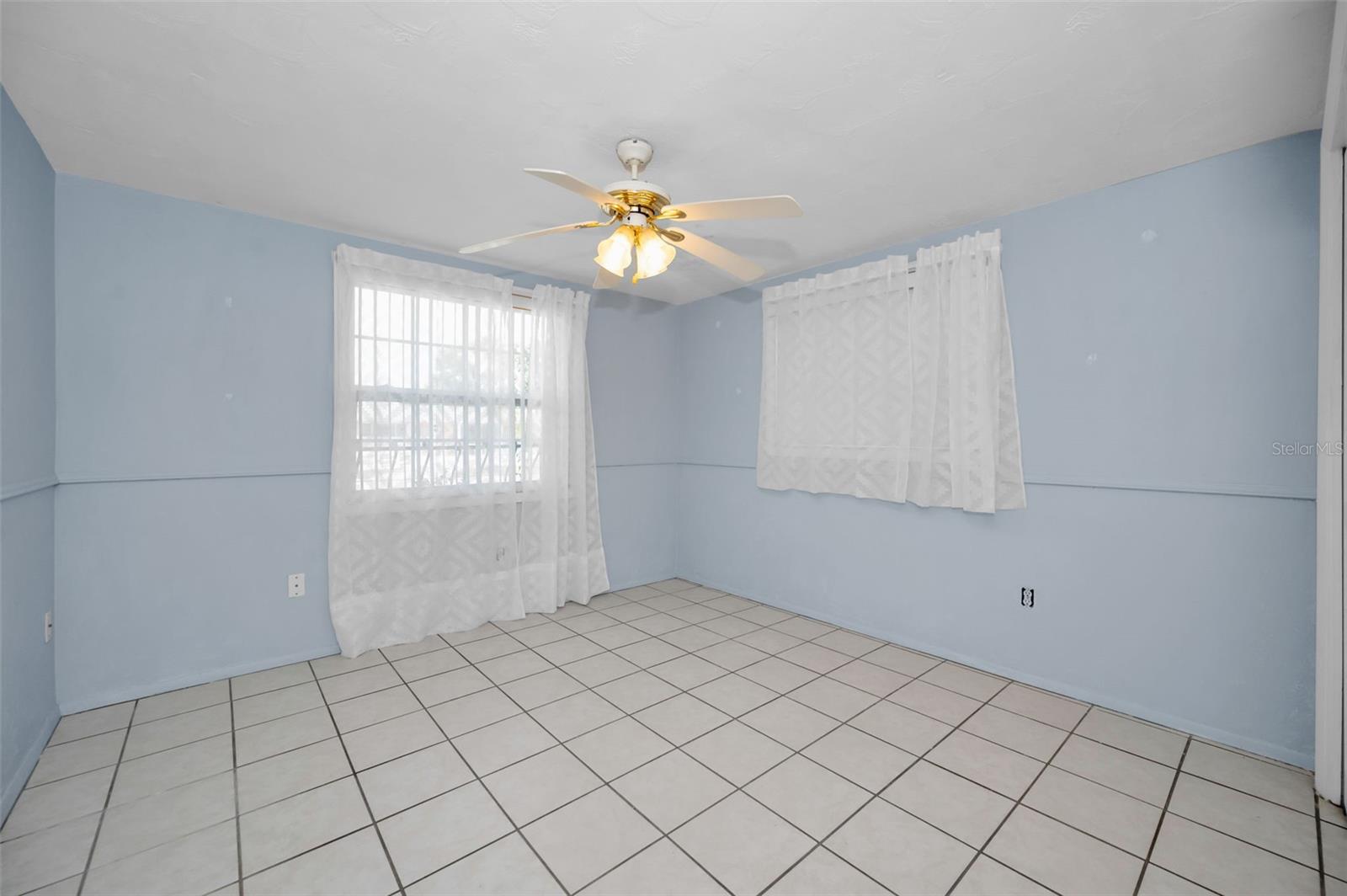 HOLIDAY GARDENS ESTATES - Residential