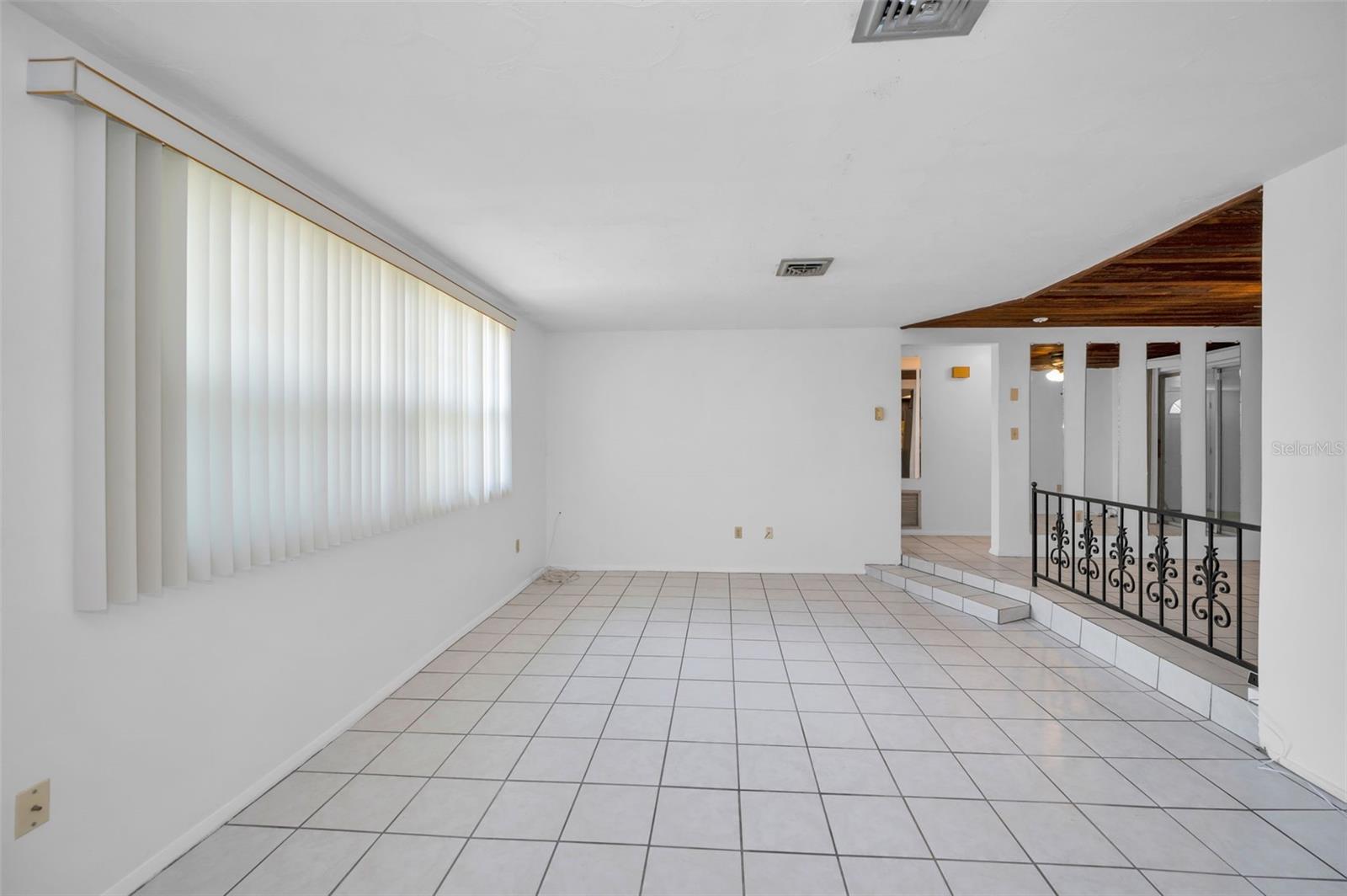 HOLIDAY GARDENS ESTATES - Residential