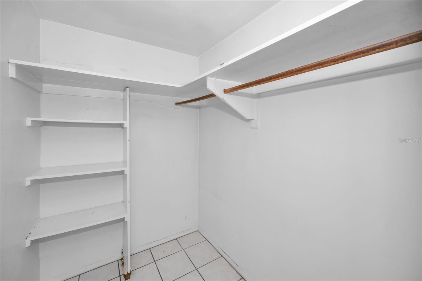 HOLIDAY GARDENS ESTATES - Residential