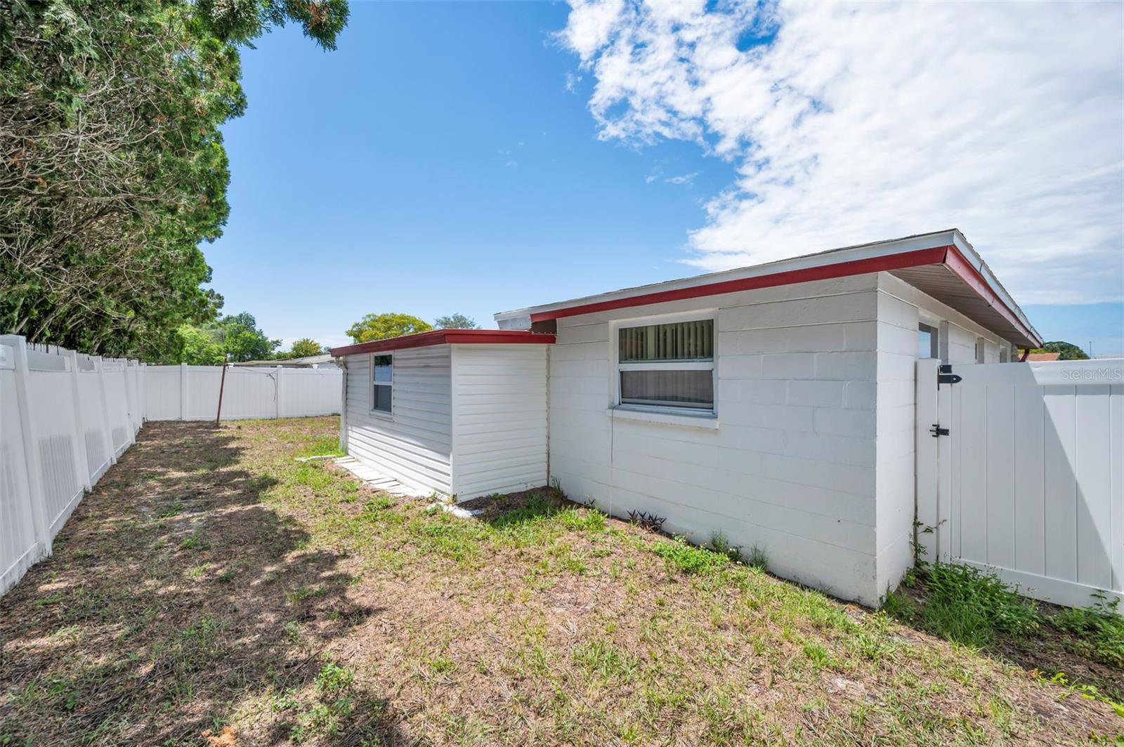 HOLIDAY GARDENS ESTATES - Residential