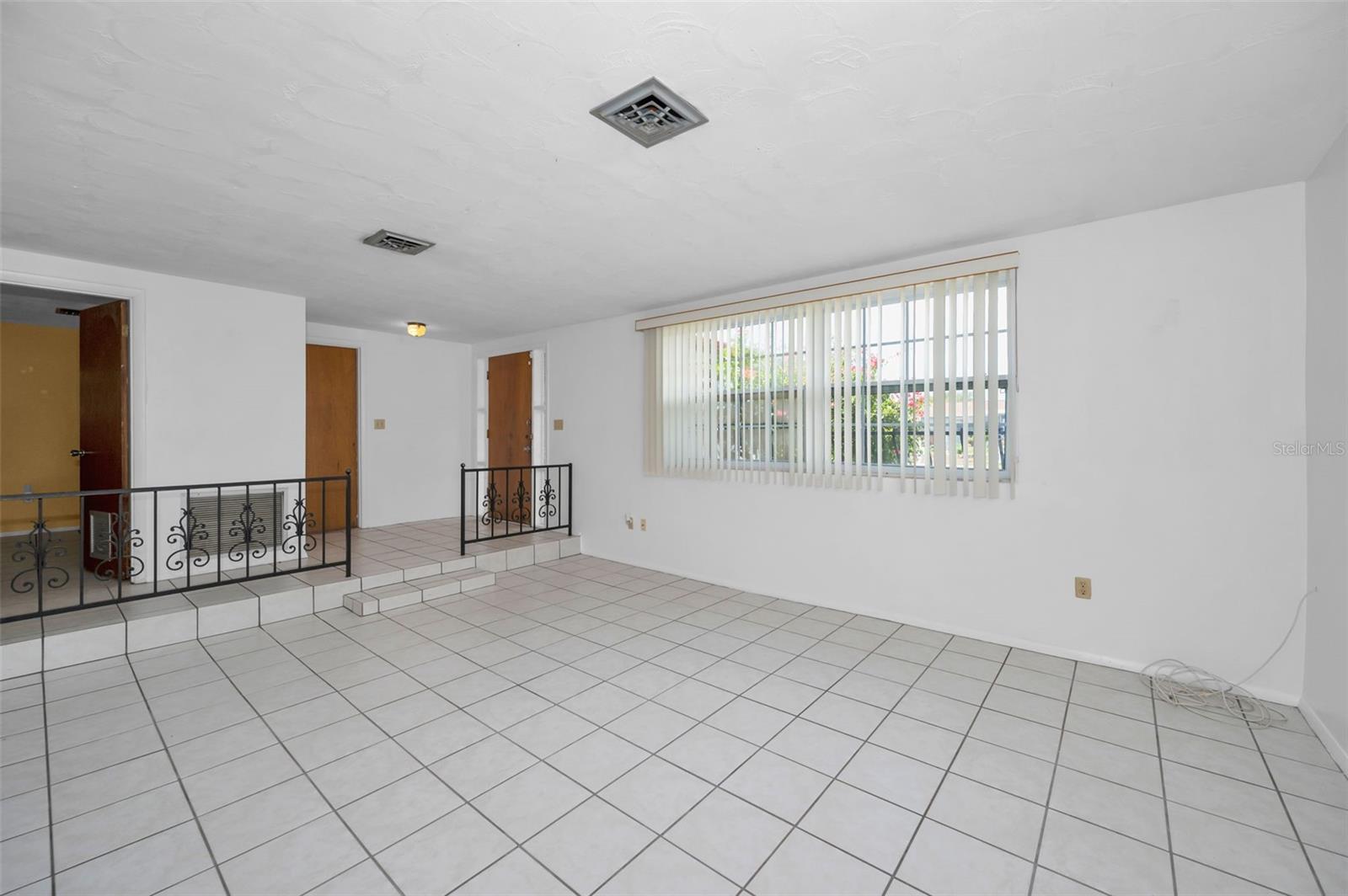 HOLIDAY GARDENS ESTATES - Residential