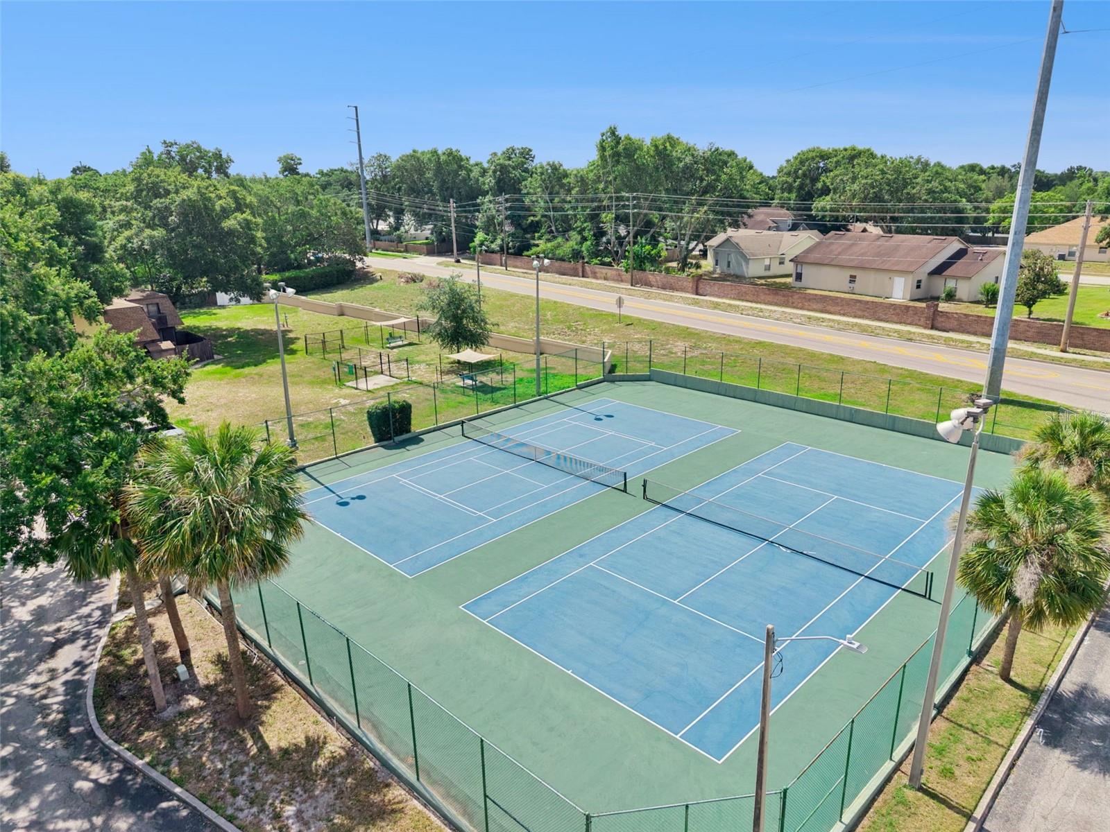 LAKE OLYMPIC TWNHS - Residential