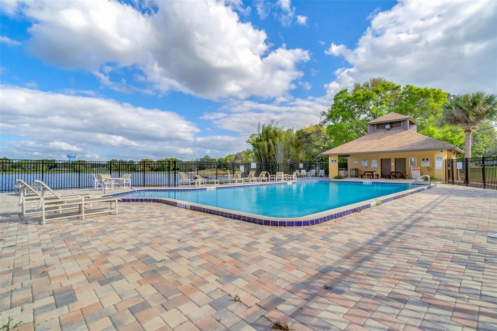 LAKE OLYMPIC TWNHS - Residential