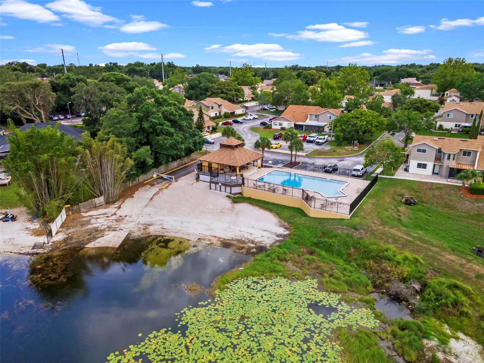 LAKE OLYMPIC TWNHS - Residential