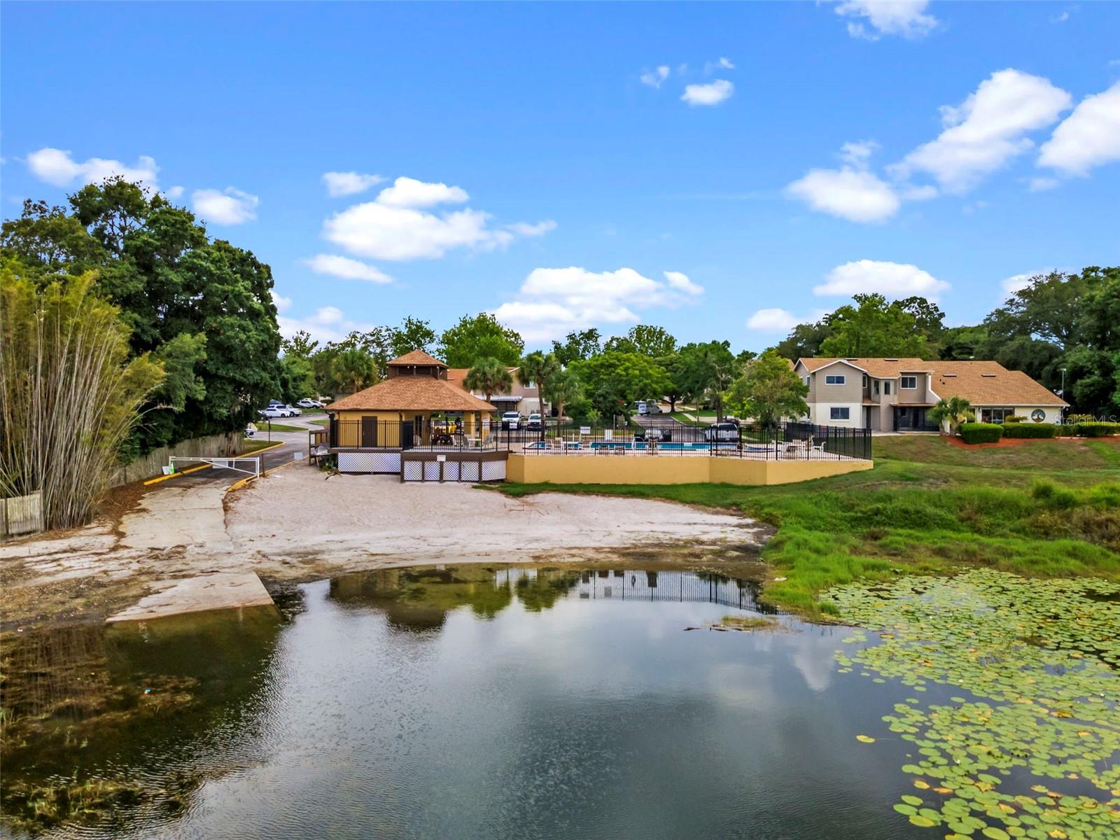 LAKE OLYMPIC TWNHS - Residential