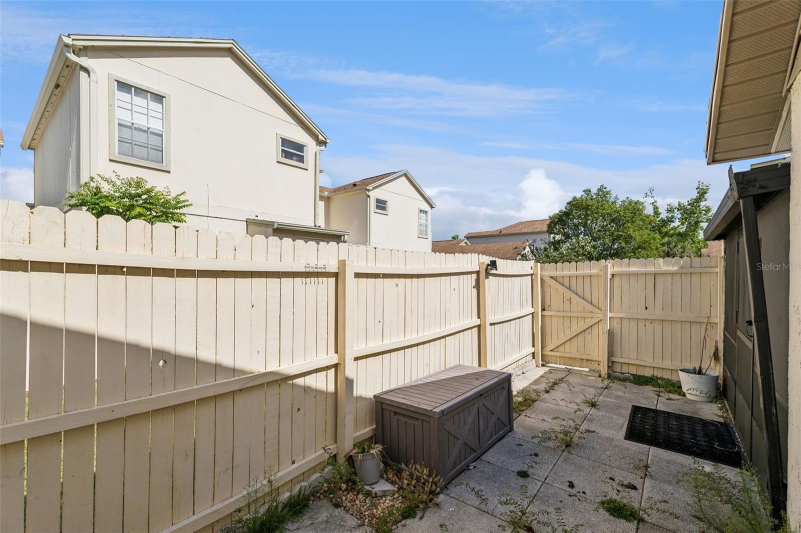 LAKE OLYMPIC TWNHS - Residential