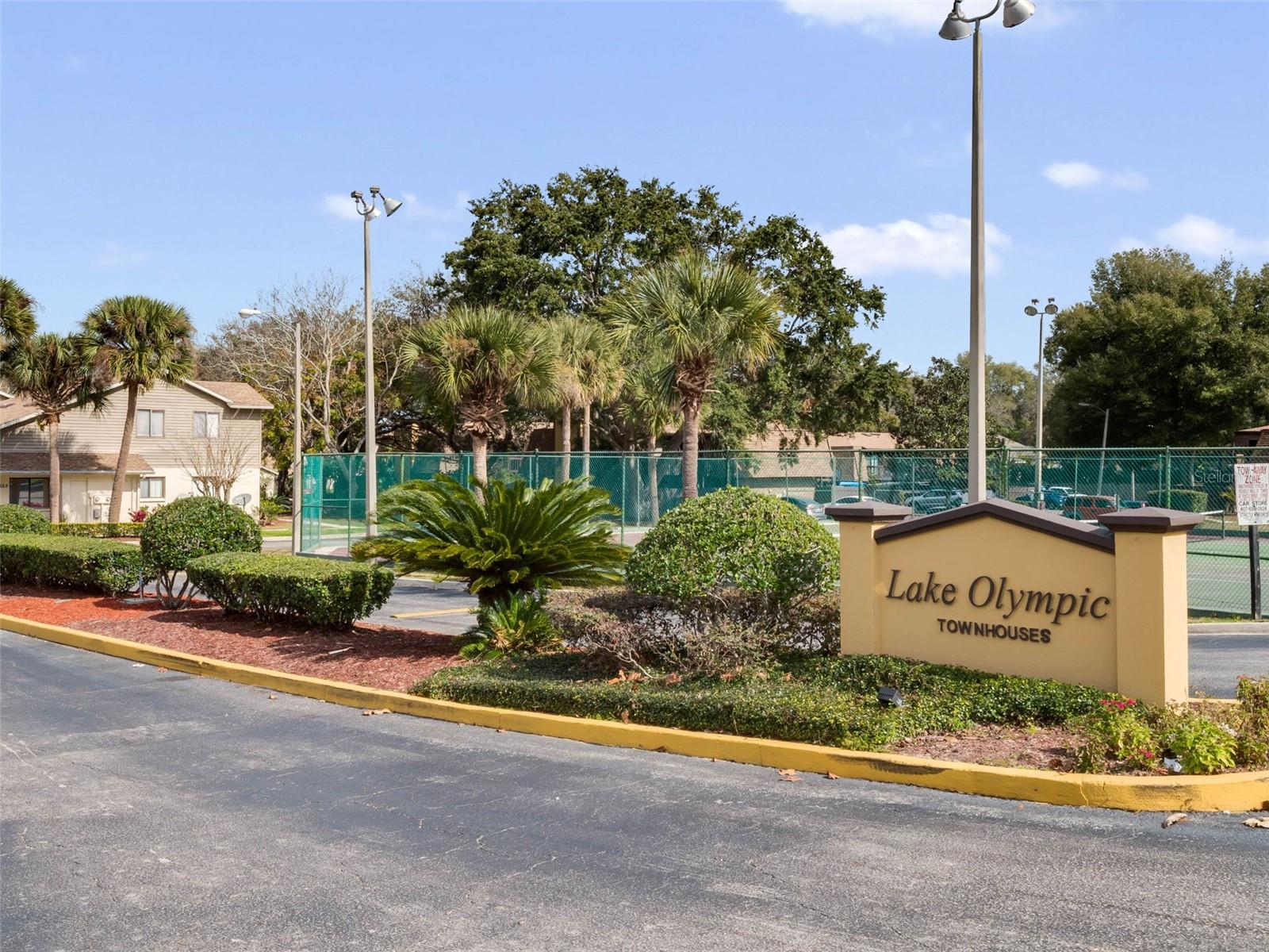 LAKE OLYMPIC TWNHS - Residential