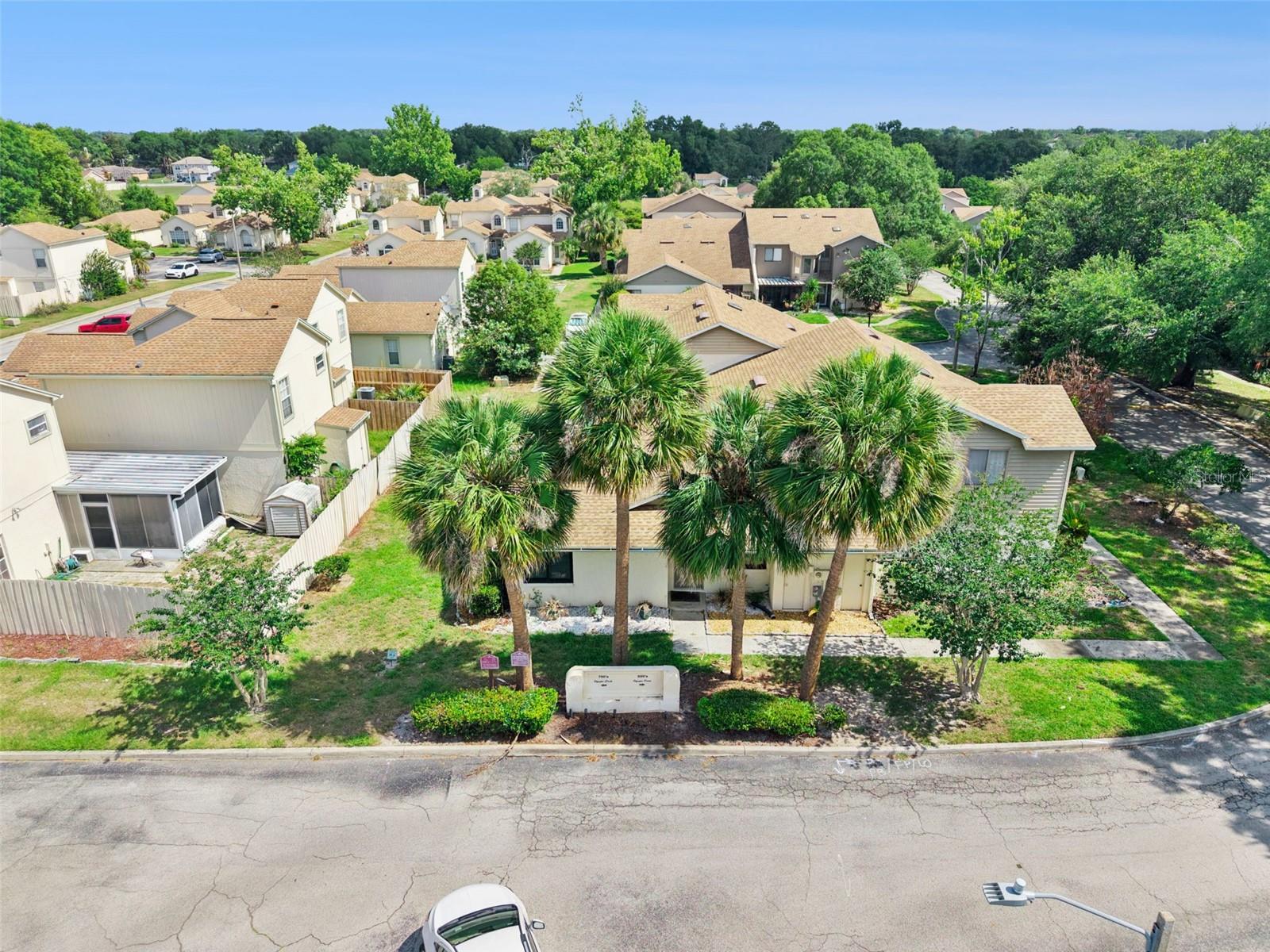 LAKE OLYMPIC TWNHS - Residential