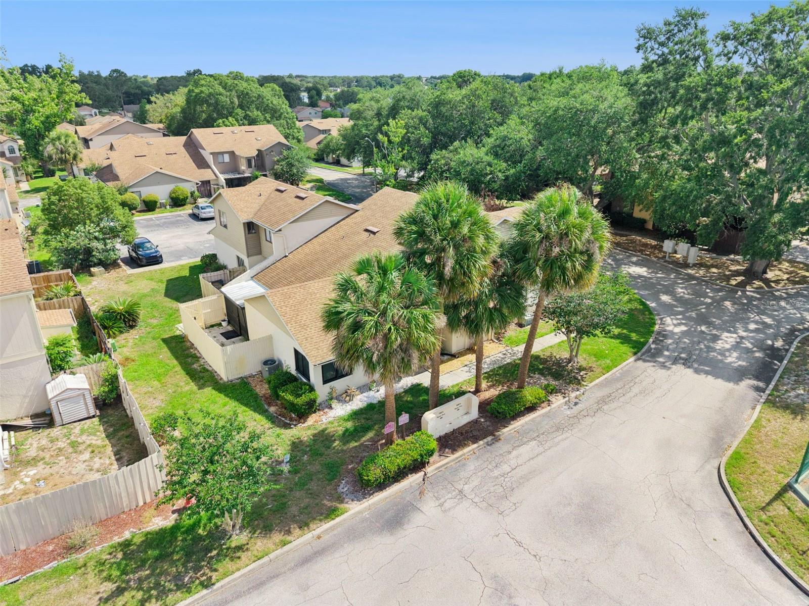 LAKE OLYMPIC TWNHS - Residential