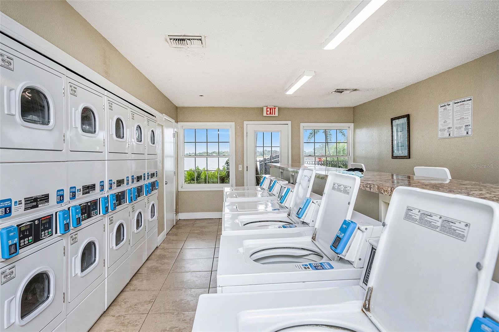 WHISPERING OAKS - Residential