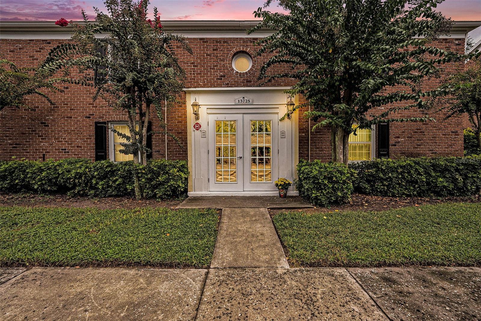 WHISPERING OAKS - Residential