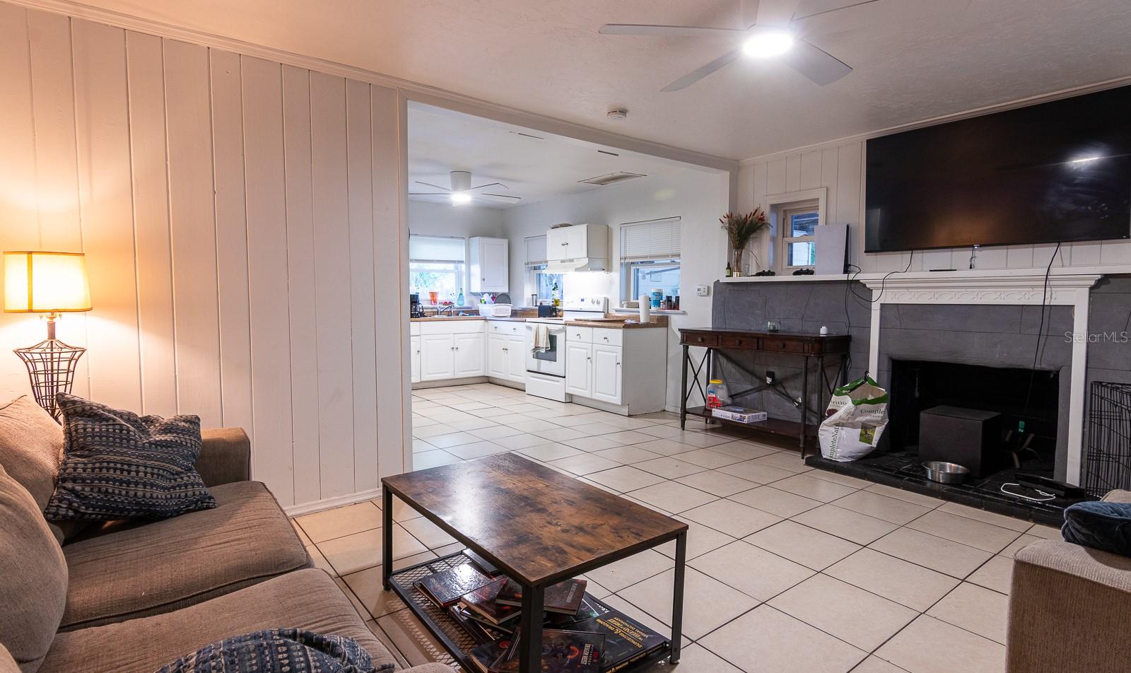 2110 PALM TERRACE