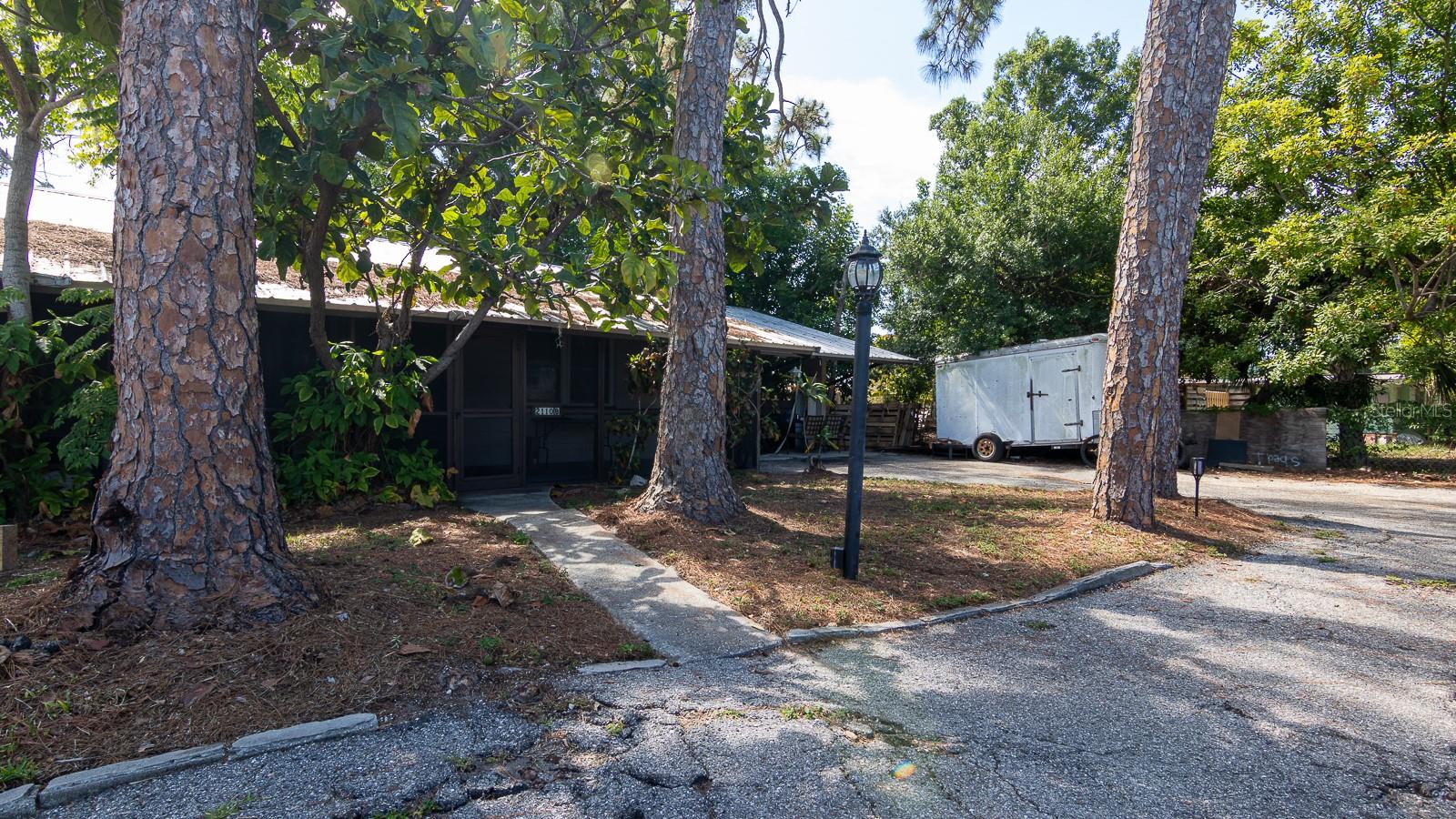2110 PALM TERRACE