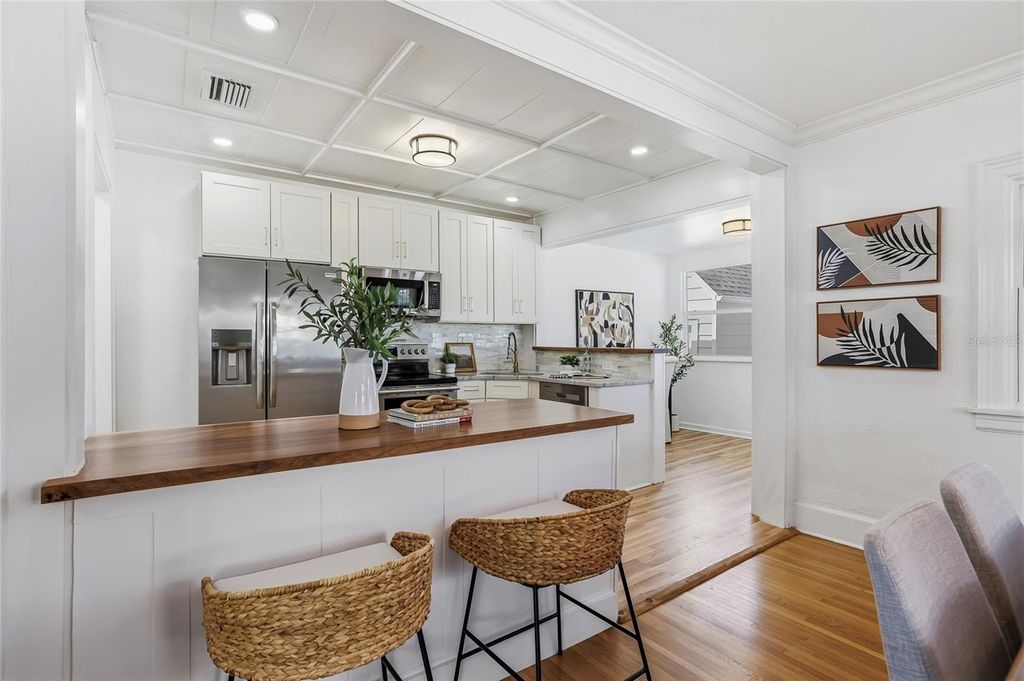 Photo of 918 45th Street N, St Petersburg, FL 33713 (MLS # TB8451424)