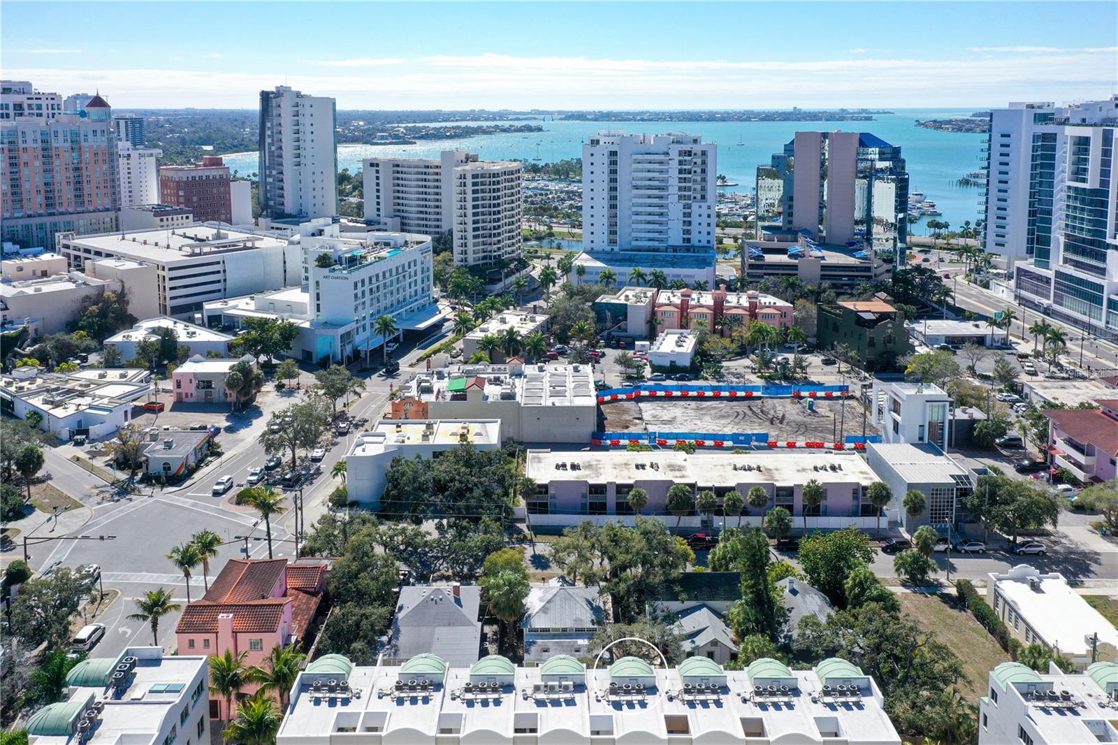 MARQUEE EN VILLE - Residential