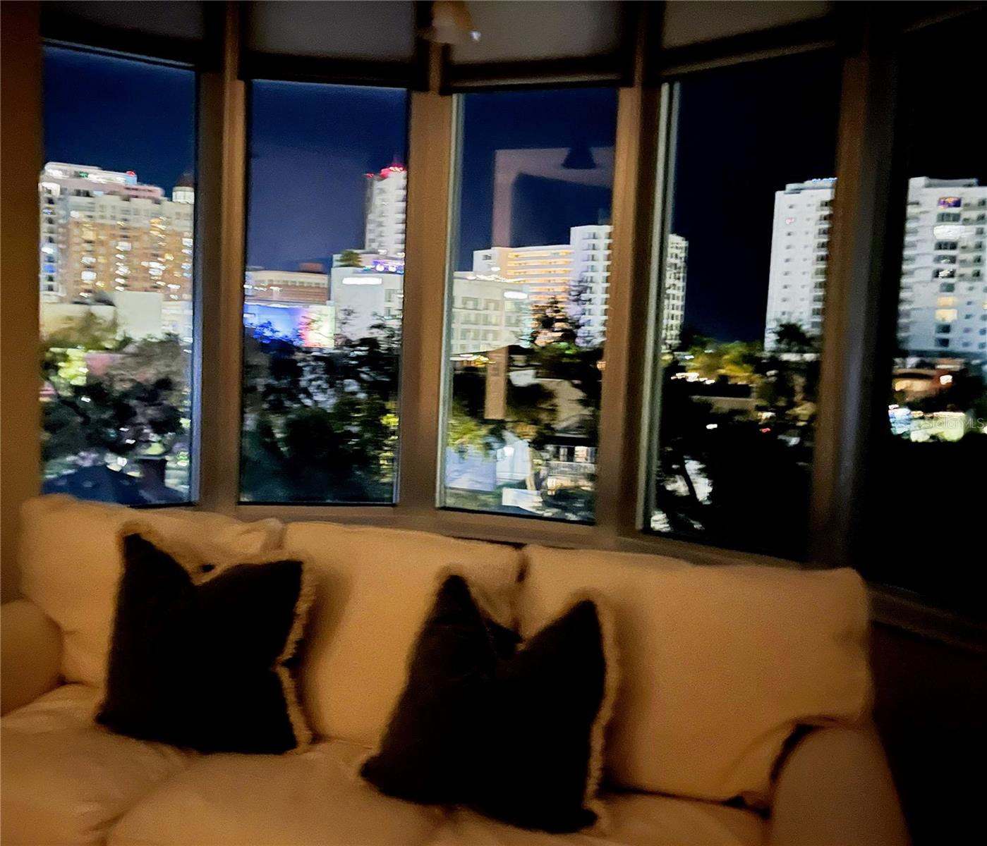 MARQUEE EN VILLE - Residential