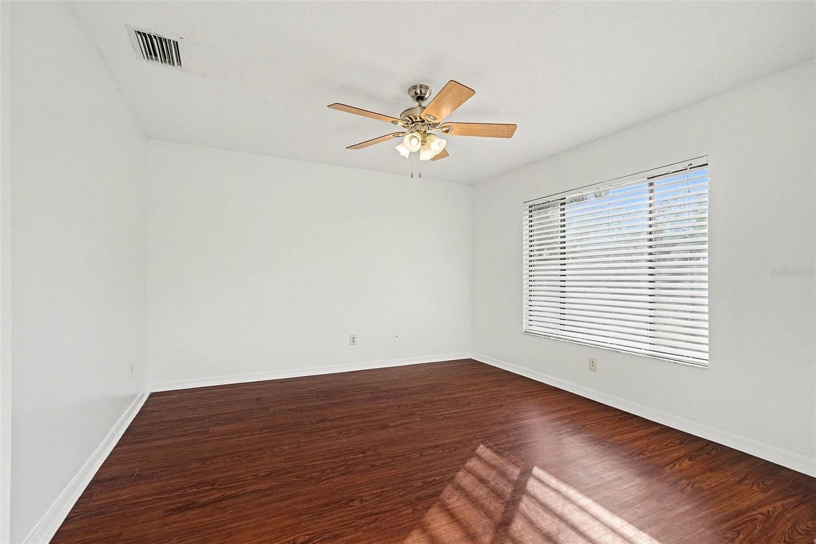 LAKEVIEW VILLAS AT PEBBLE CREE - Residential Lease