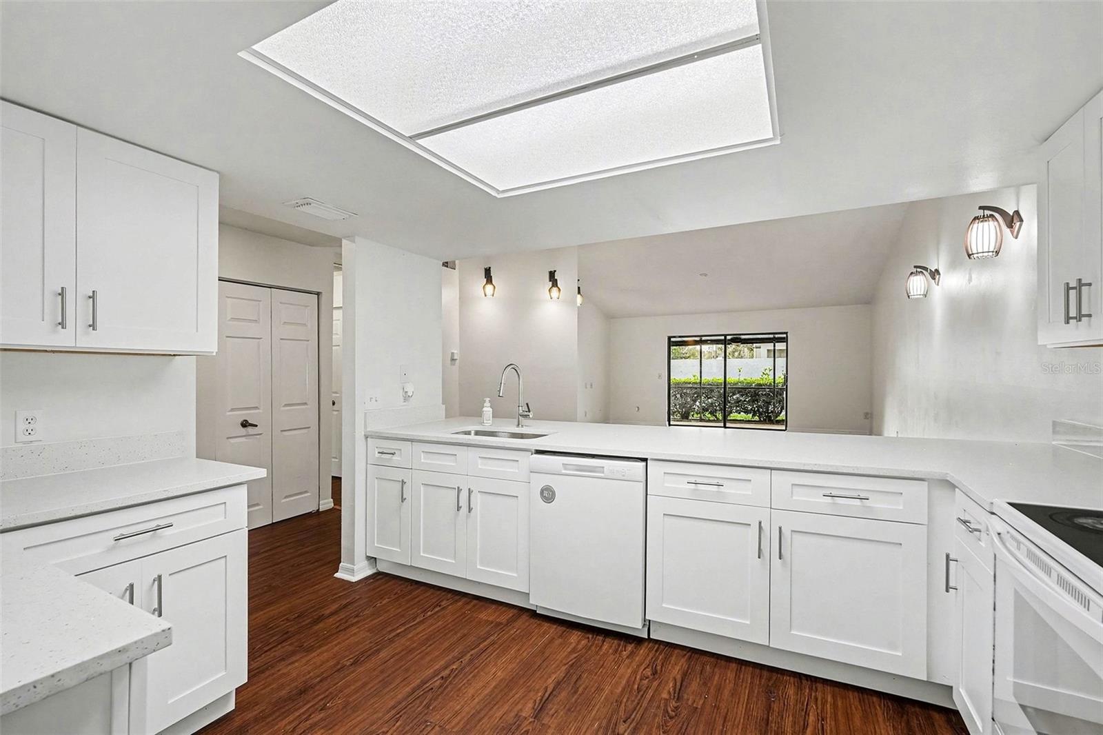 LAKEVIEW VILLAS AT PEBBLE CREE - Residential Lease