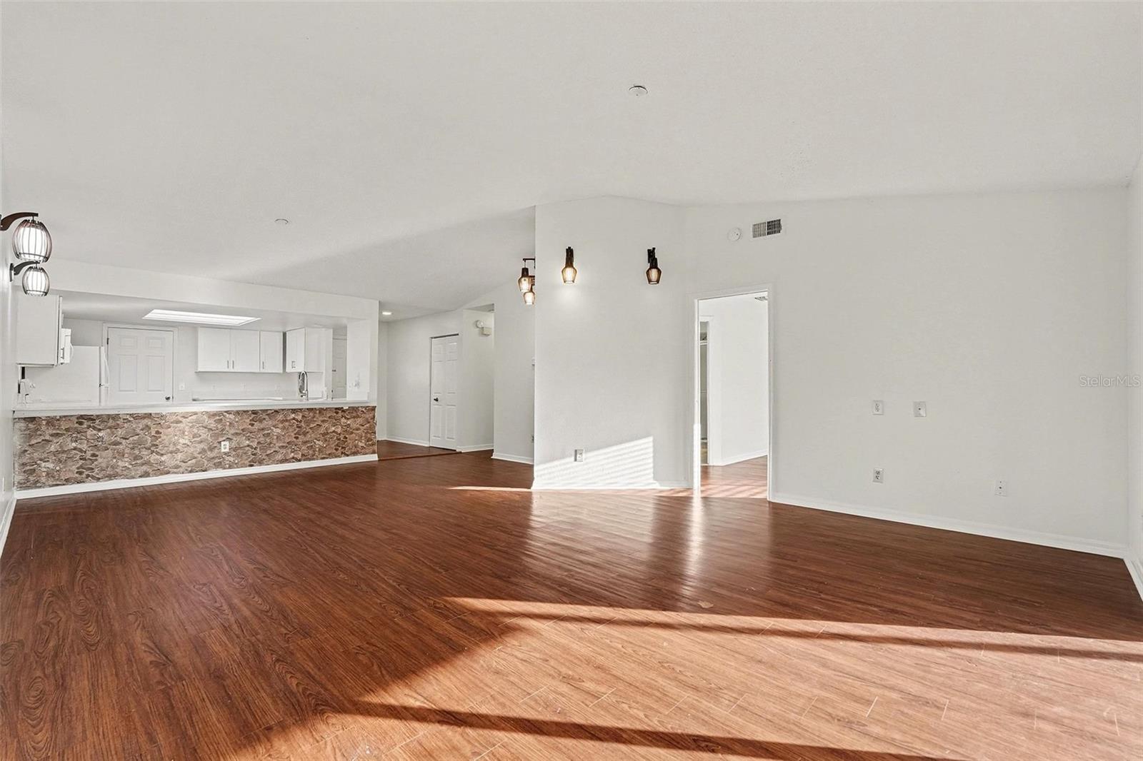 LAKEVIEW VILLAS AT PEBBLE CREE - Residential Lease