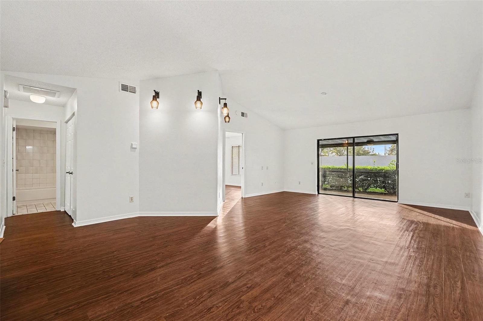 LAKEVIEW VILLAS AT PEBBLE CREE - Residential Lease