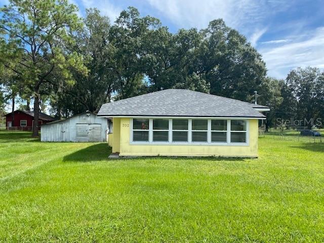 Charming 2/1(split bathroom) in the middle of the Plant City area! Close to shopping, dining and other city events! Large, oversized lot perfect and lawn maintenance included. This home will not last long so call today to schedule a showing! First & security deposit required for move in, NO PETS! 550+ credit score, all applications considered.