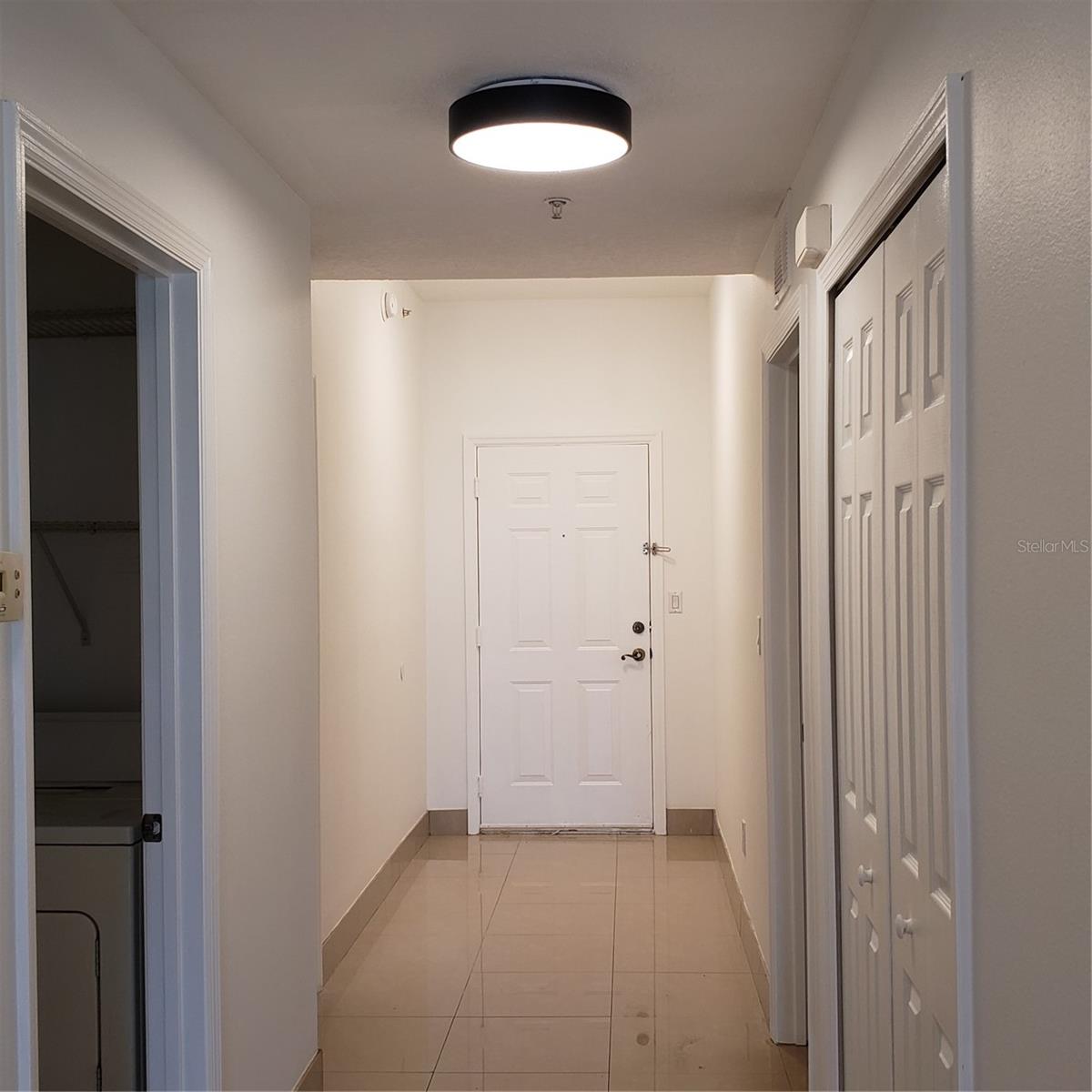 PROMENADE PH 01 - Residential Lease