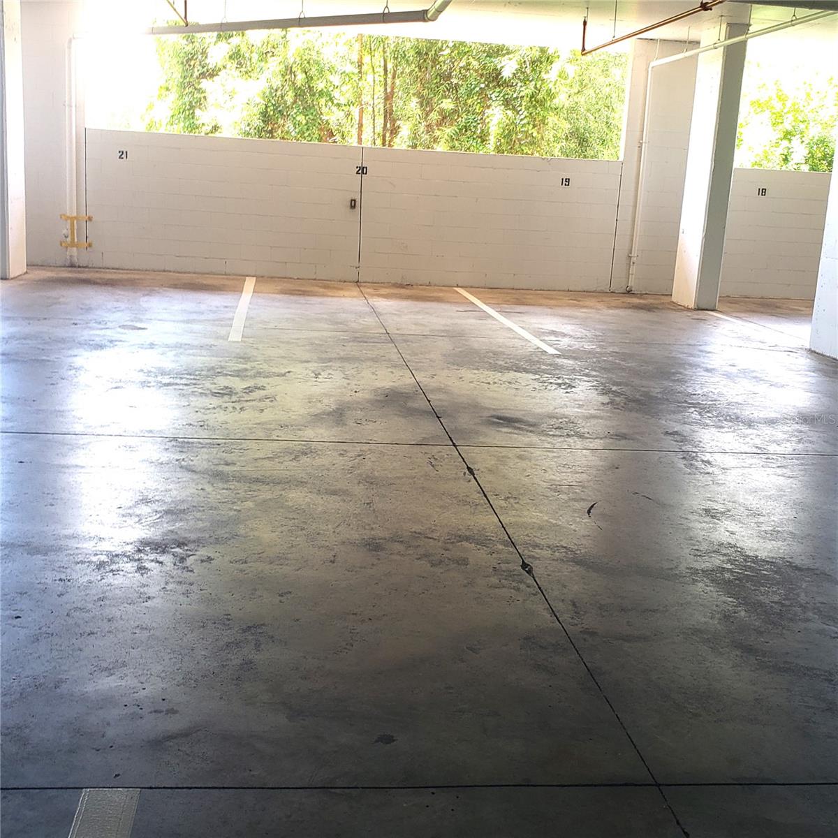 PROMENADE PH 01 - Residential Lease