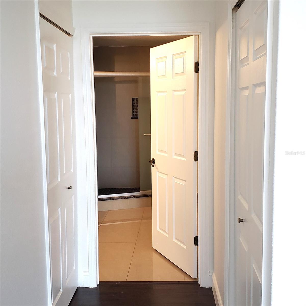 PROMENADE PH 01 - Residential Lease