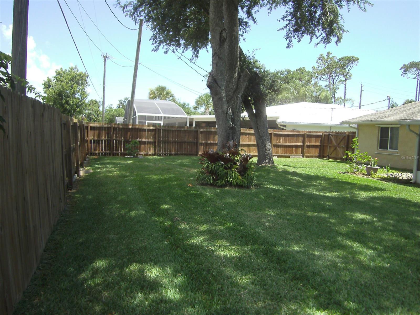 Florida Shores 01 - Residential