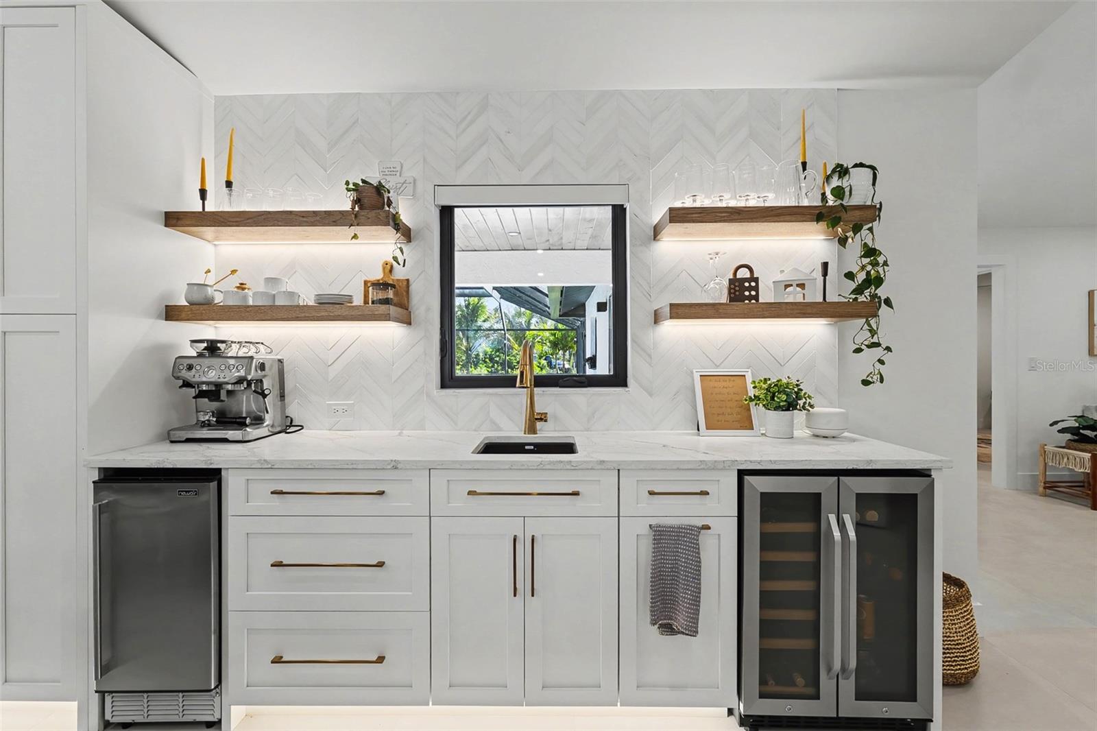 BUCCANEER BAY - Residential