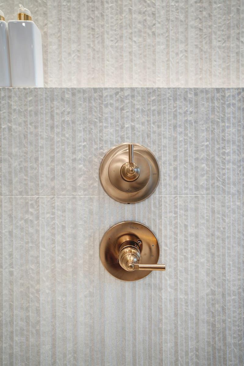 BUCCANEER BAY - Residential