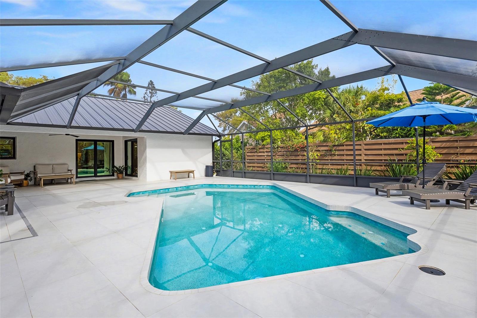 BUCCANEER BAY - Residential