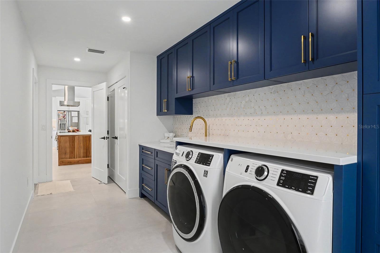 BUCCANEER BAY - Residential