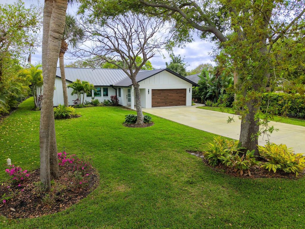 Photo of 1899 Buccaneer Circle, Sarasota, FL 34231 (MLS # A4629706)