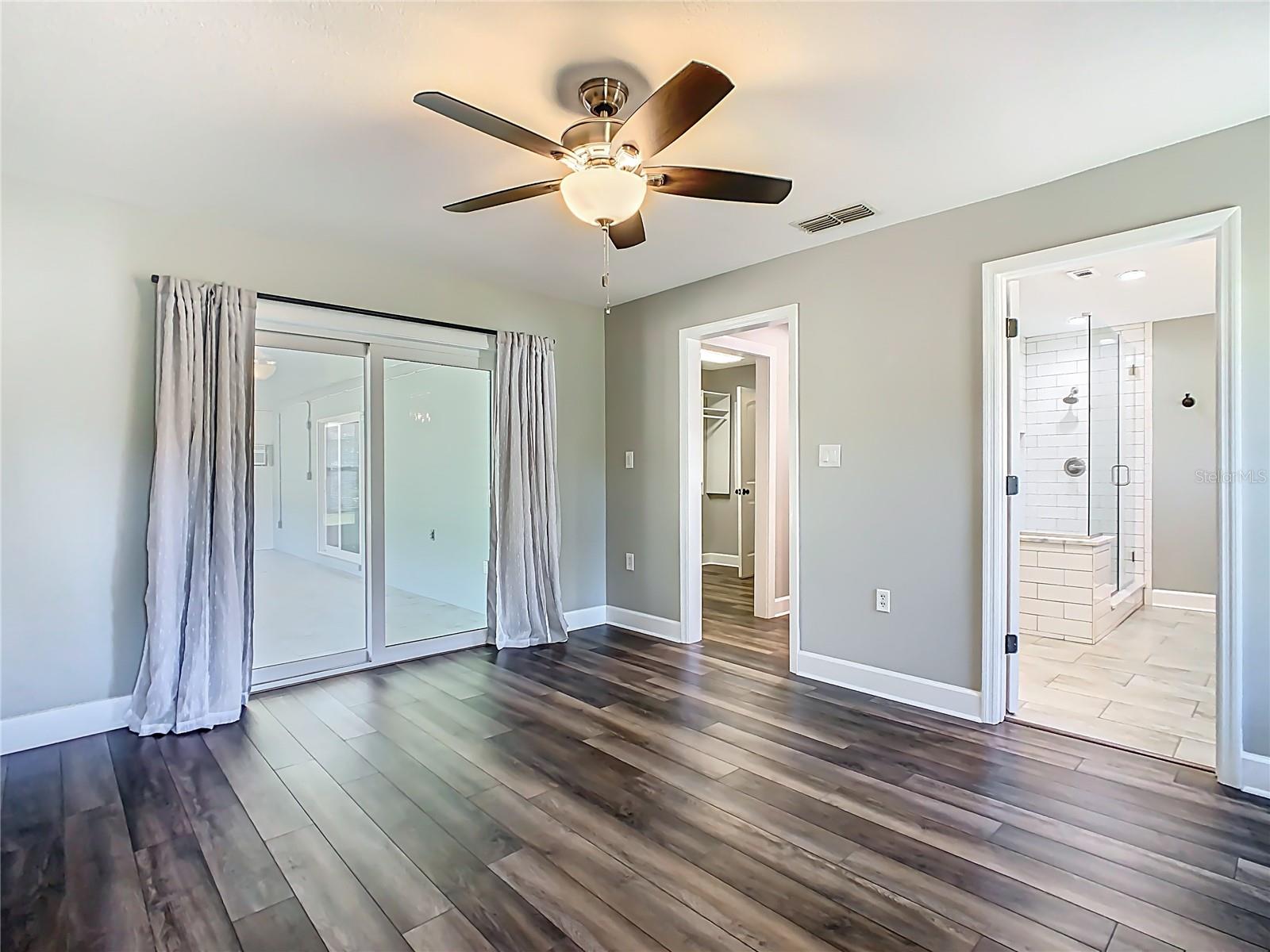 FOXHOLLOW SUB 42 - Residential