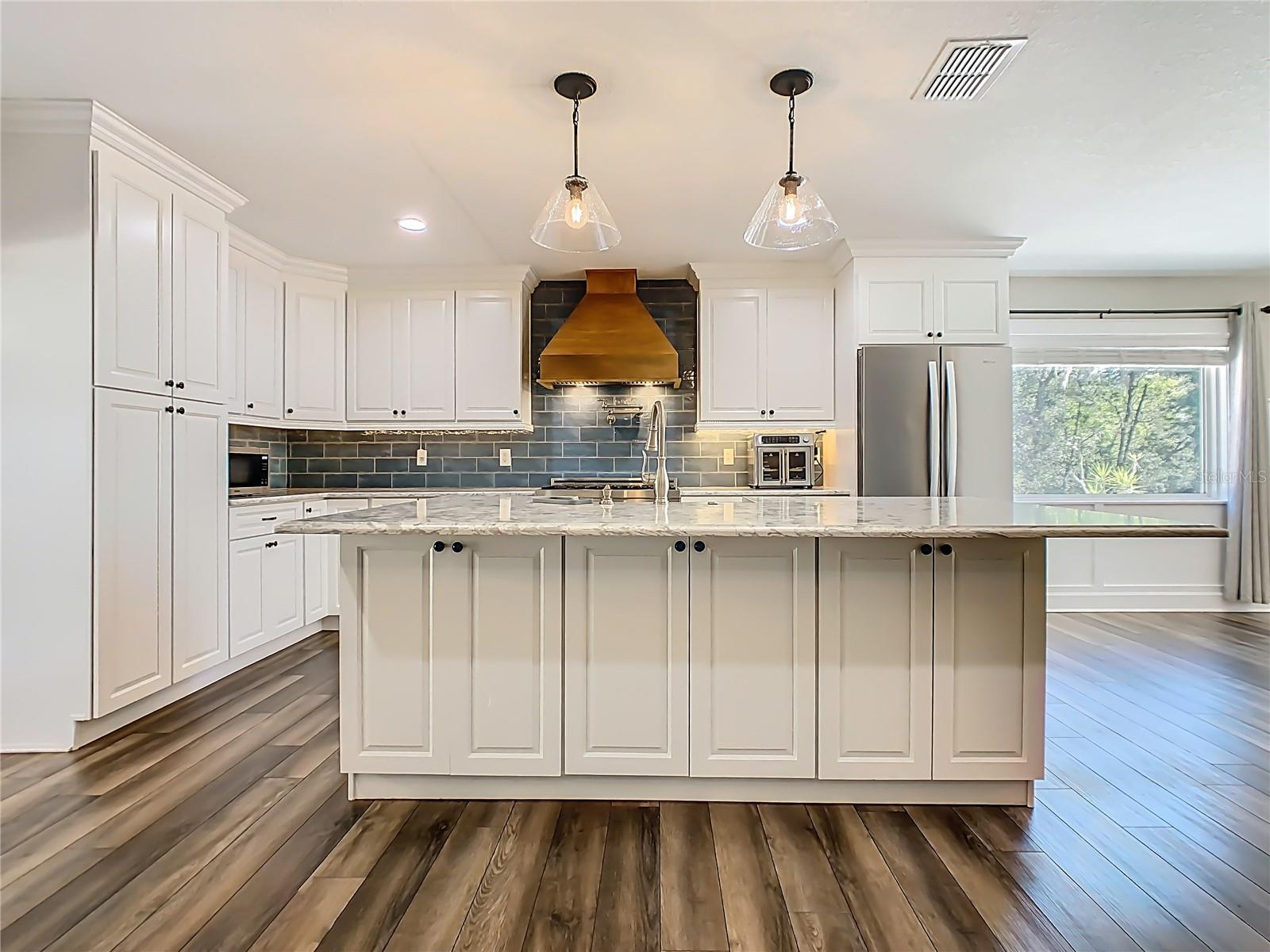 FOXHOLLOW SUB 42 - Residential