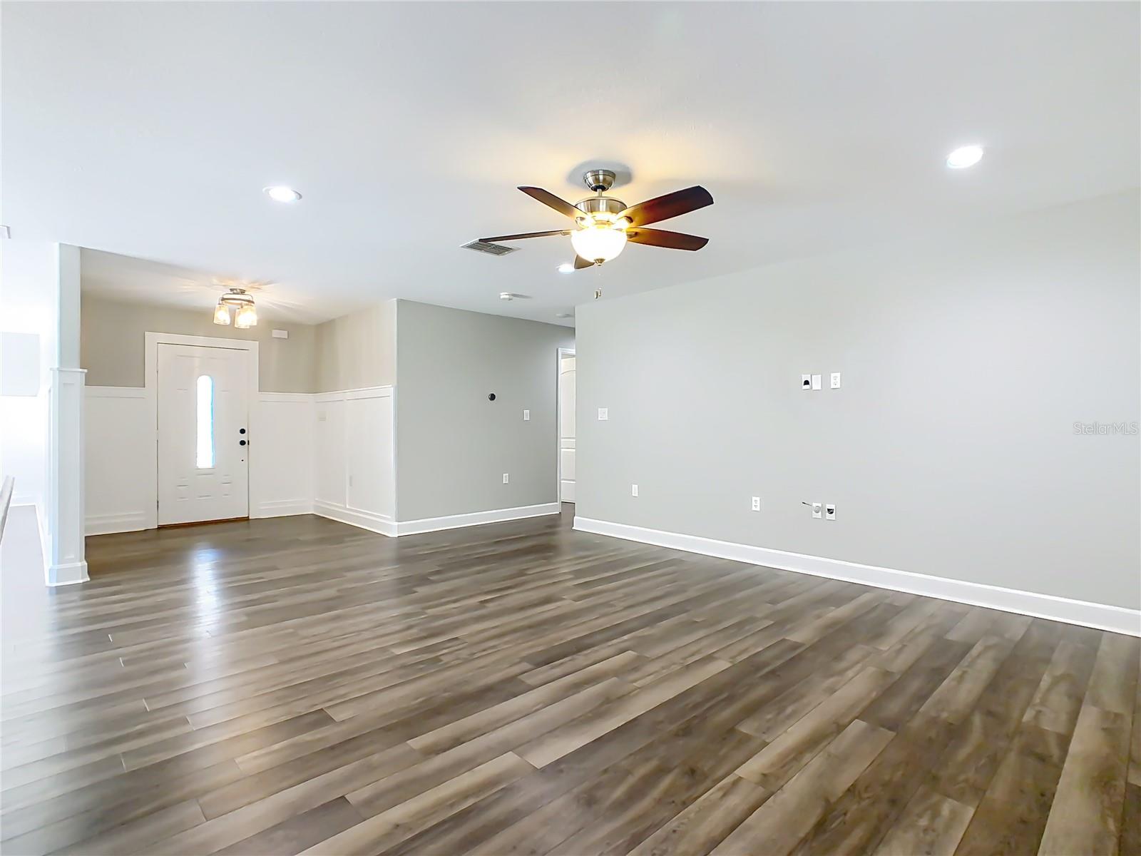 FOXHOLLOW SUB 42 - Residential