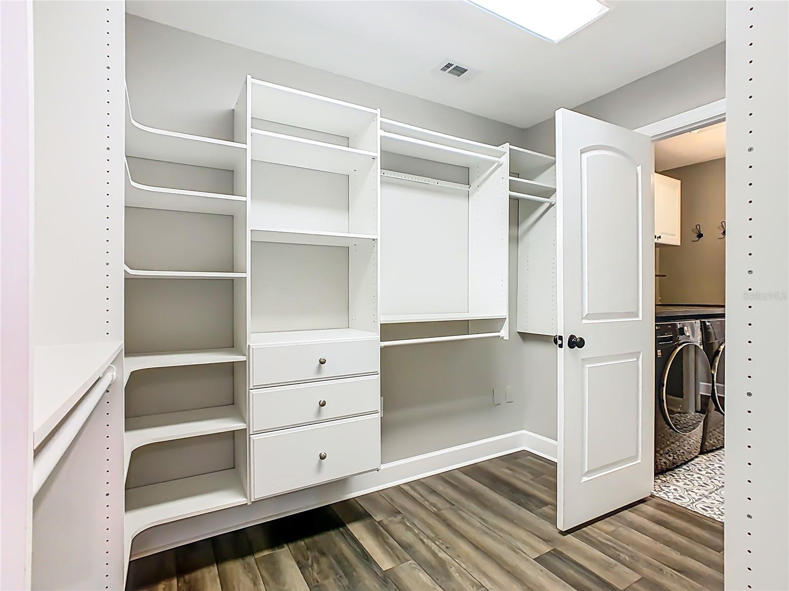 FOXHOLLOW SUB 42 - Residential