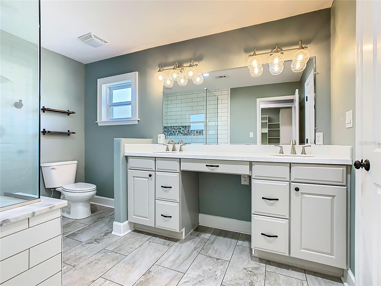 FOXHOLLOW SUB 42 - Residential