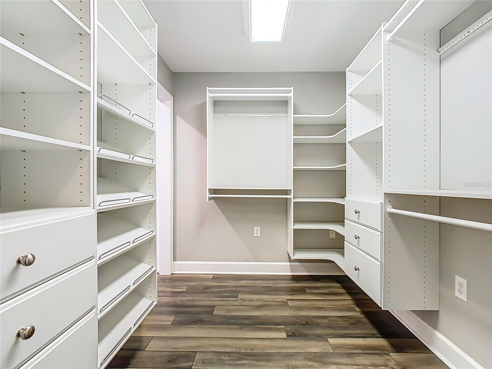 FOXHOLLOW SUB 42 - Residential