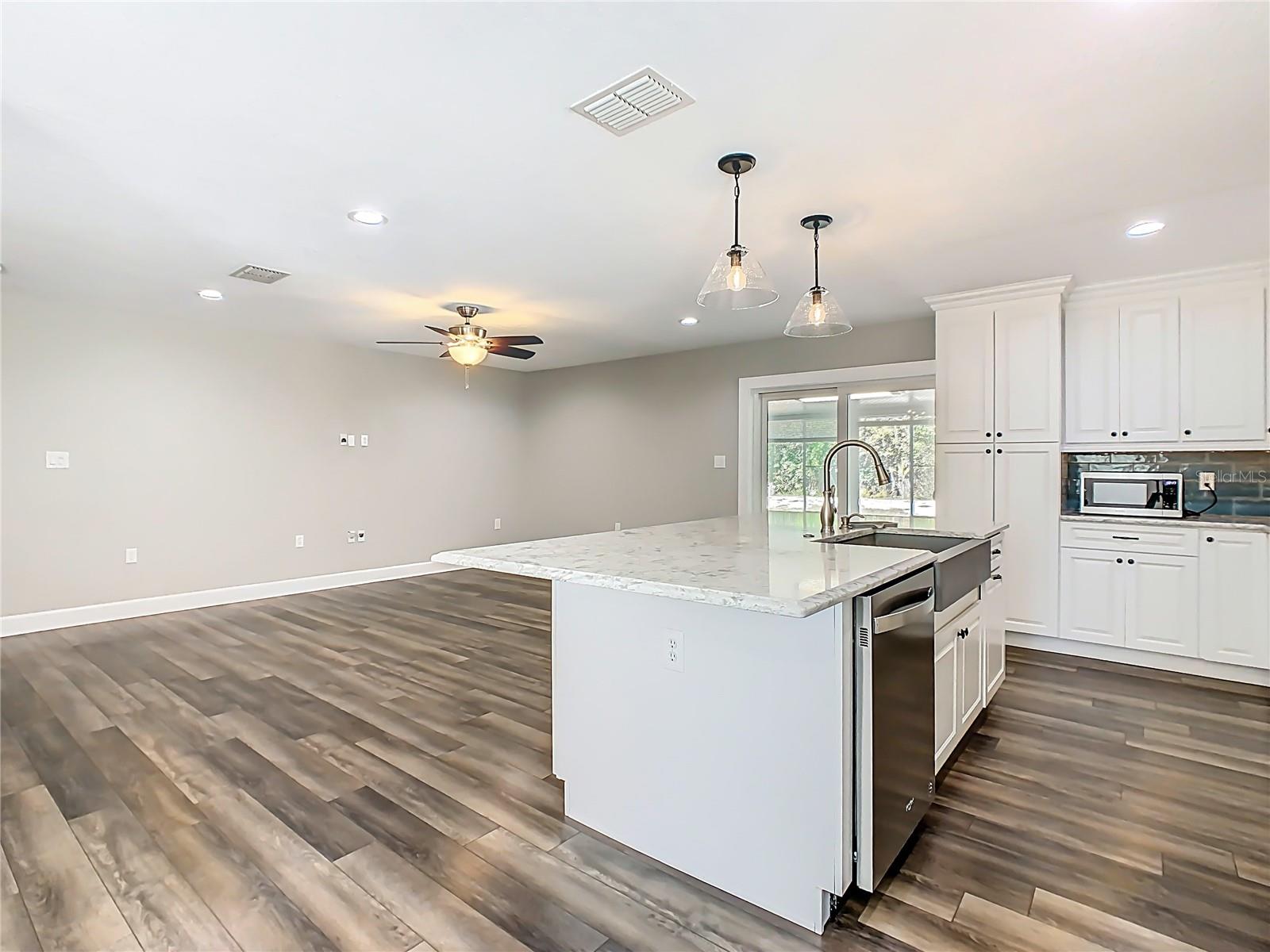 FOXHOLLOW SUB 42 - Residential