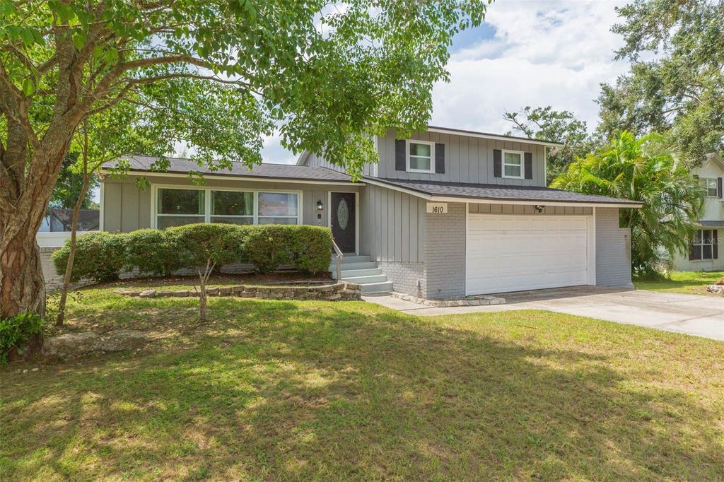 Photo of 1610 Burning Tree Lane, Brandon, FL 33510 (MLS # TB8422531)