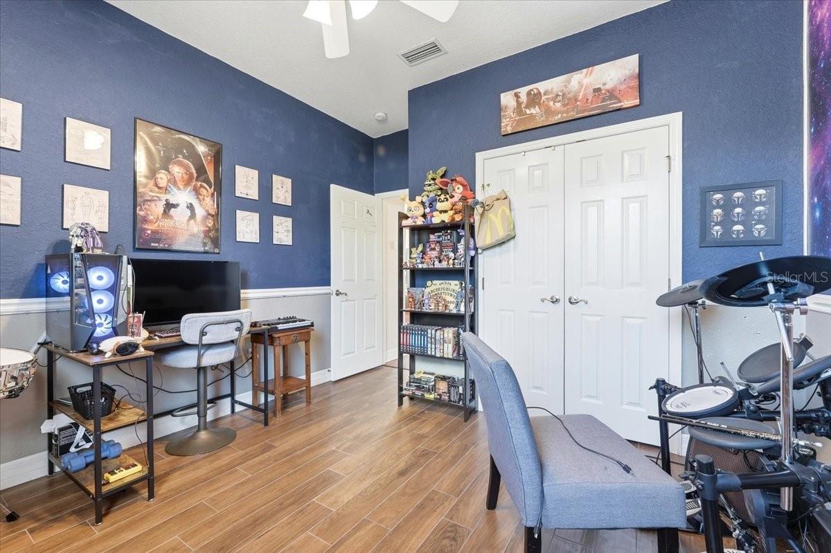 BRISTOL OAKS - Residential