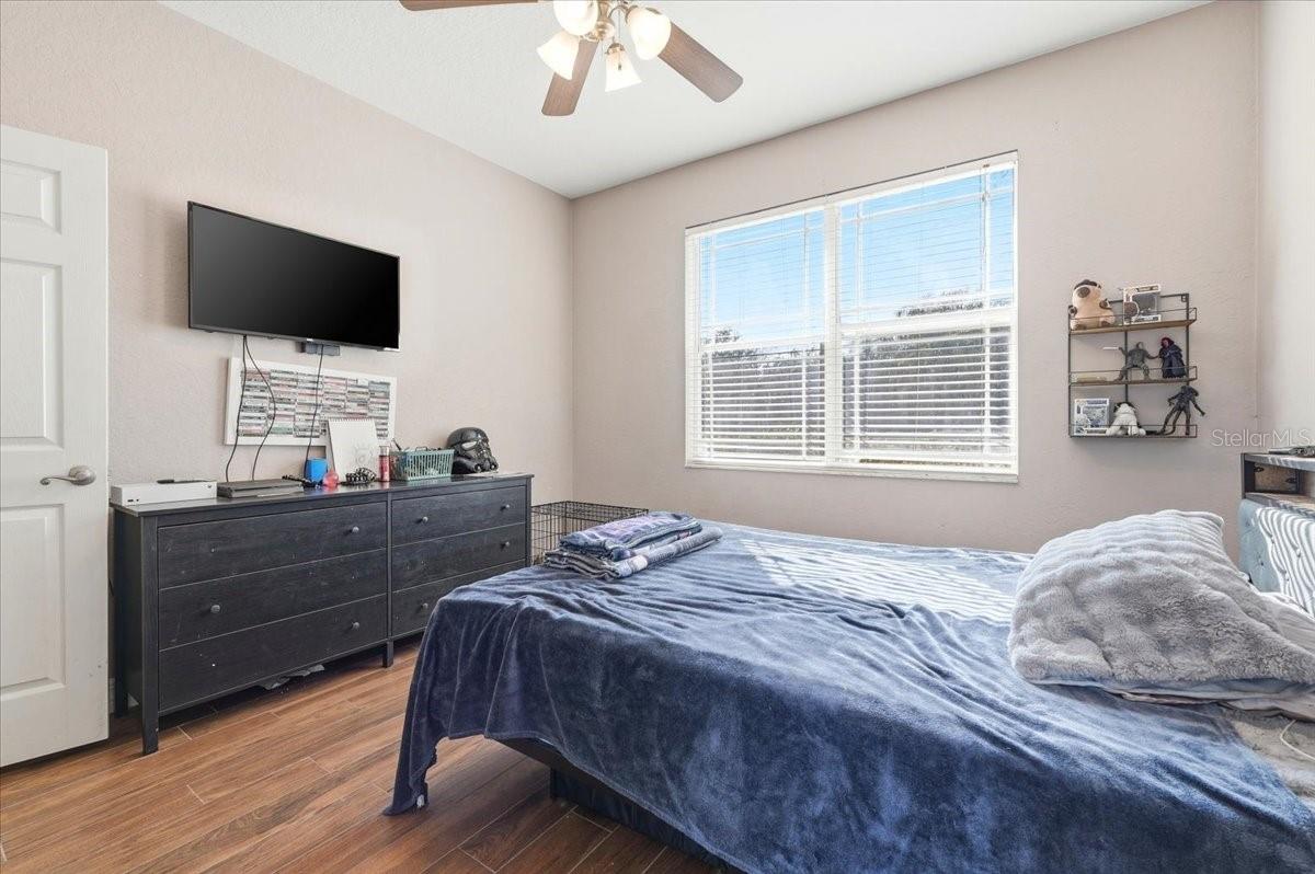 BRISTOL OAKS - Residential