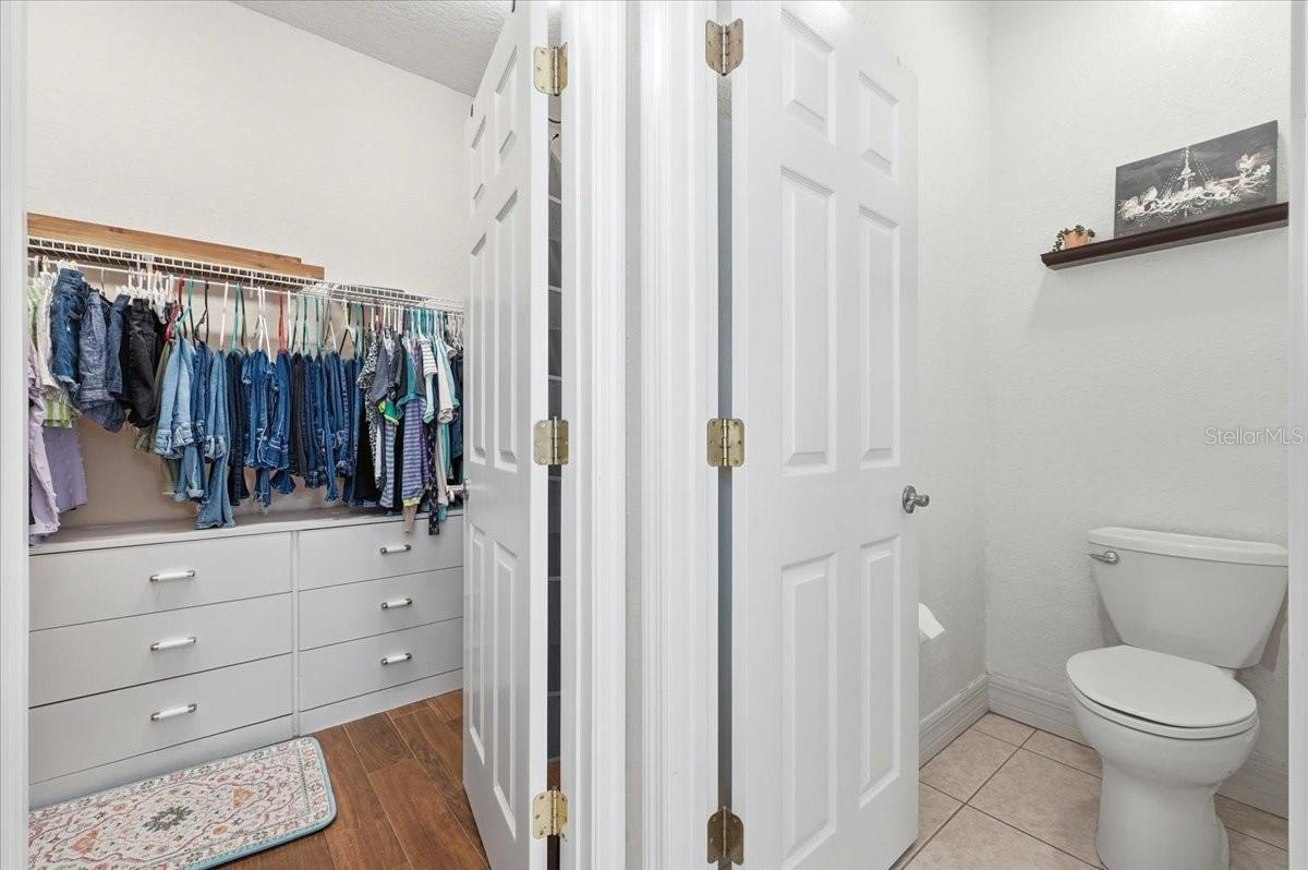 BRISTOL OAKS - Residential