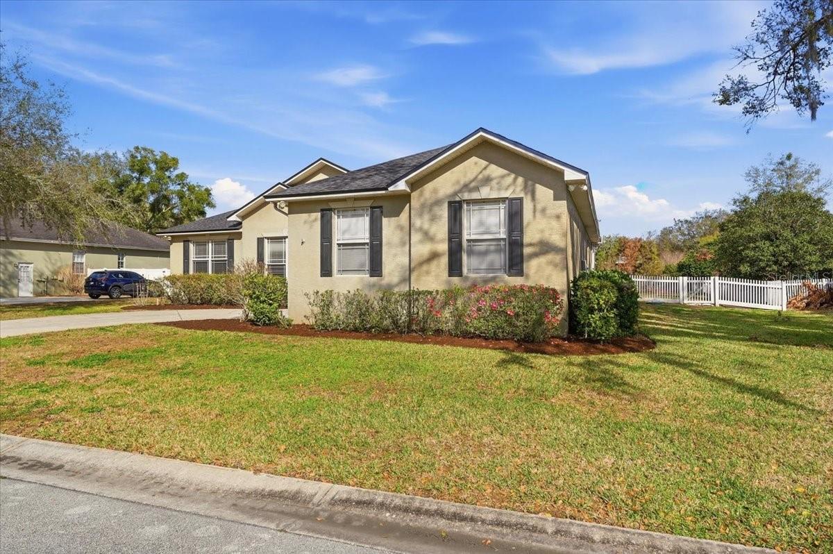 BRISTOL OAKS - Residential