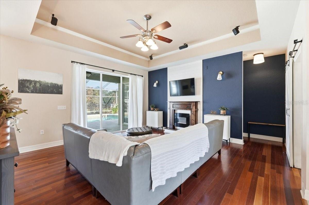 BRISTOL OAKS - Residential