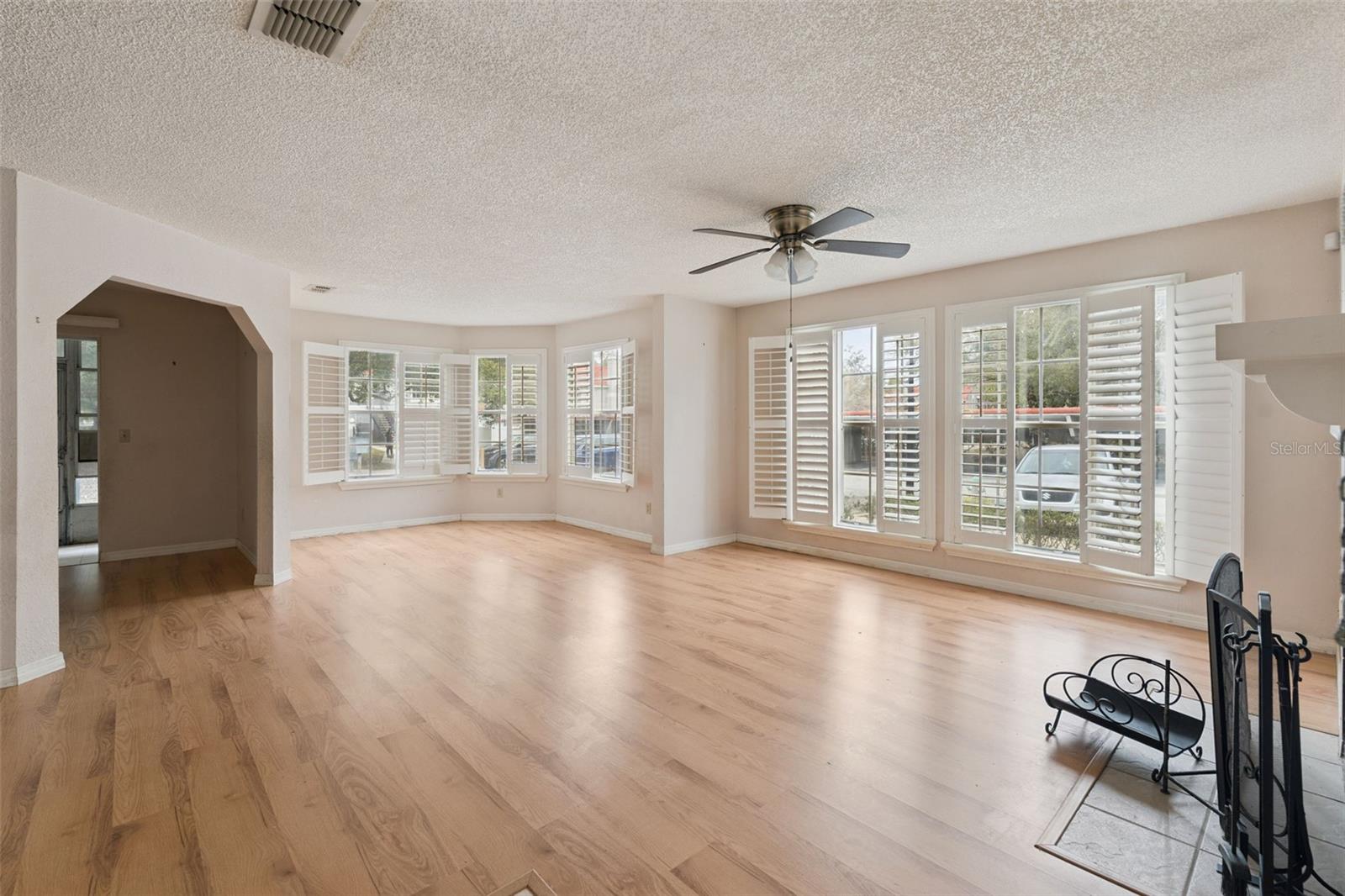 HUNTERS CHASE CONDO PH 1 - Residential