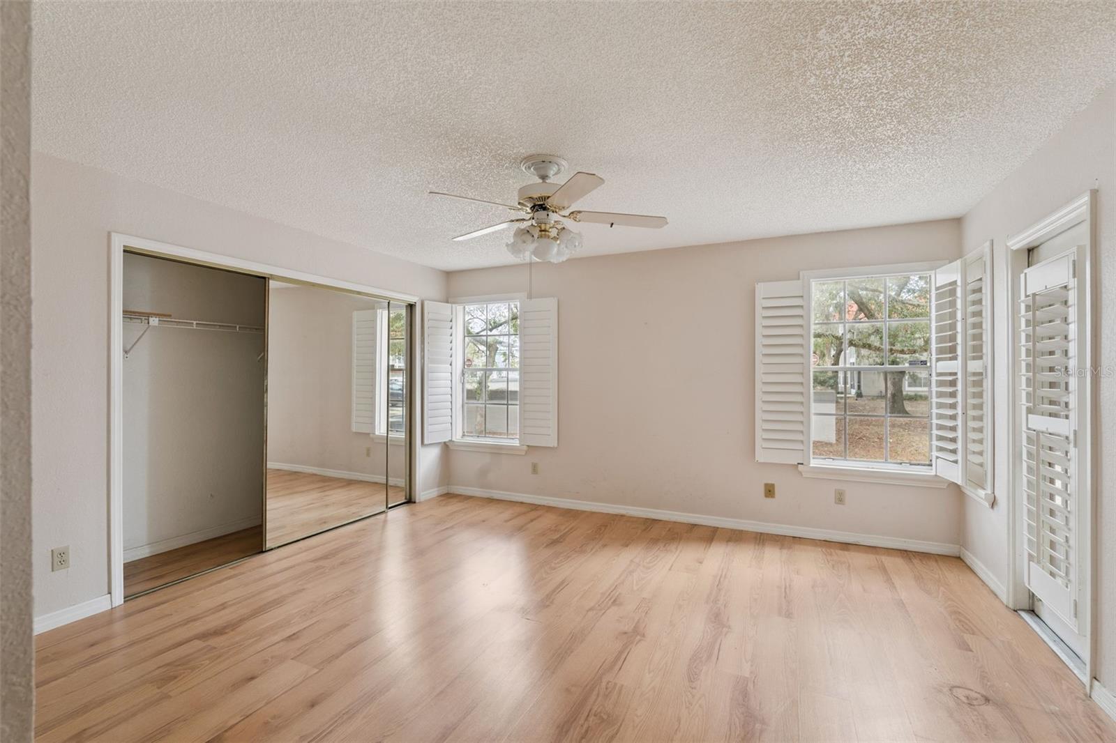 HUNTERS CHASE CONDO PH 1 - Residential