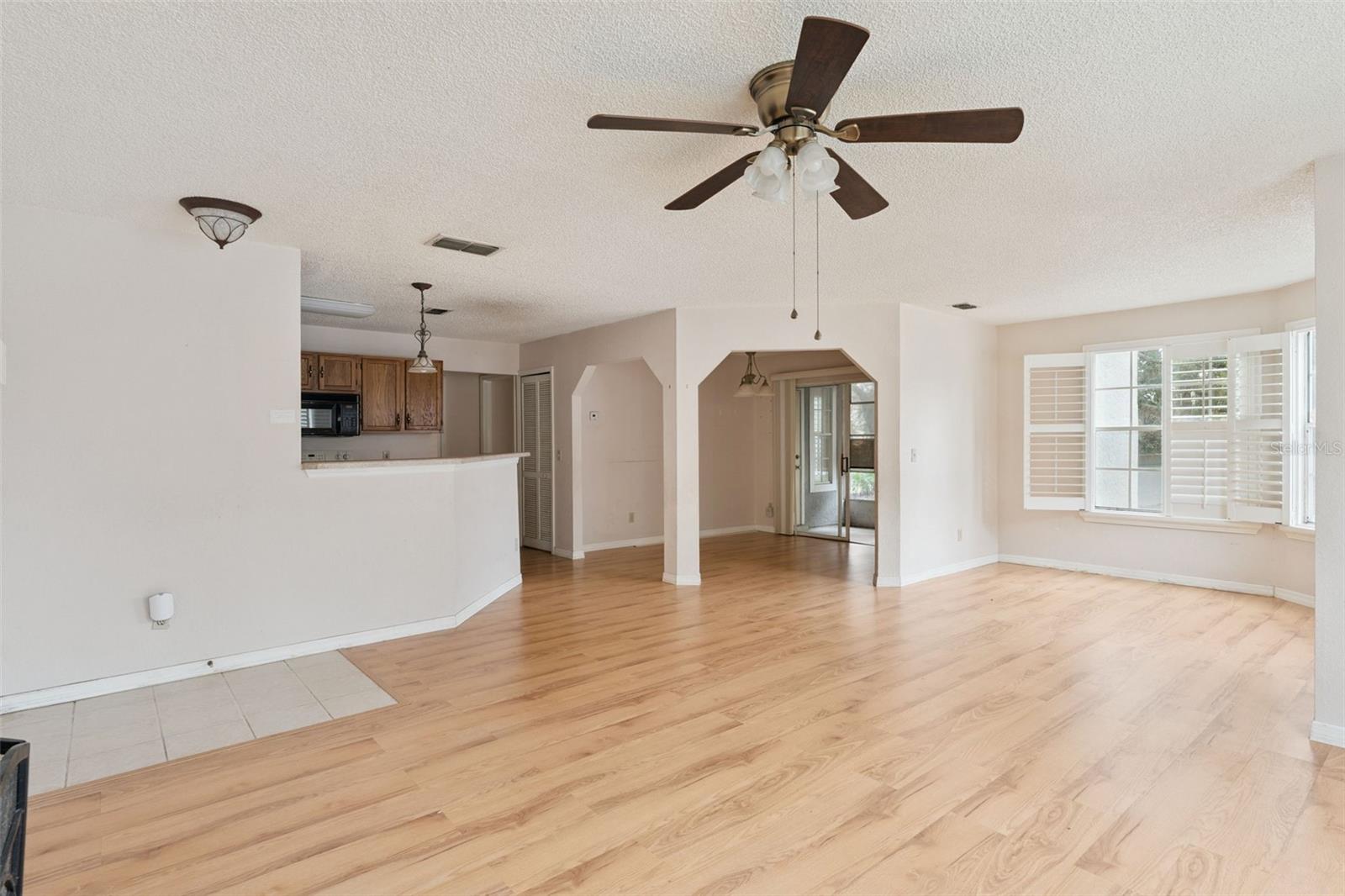 HUNTERS CHASE CONDO PH 1 - Residential